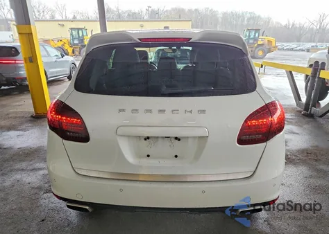2014 Porsche Cayenne z USA, uszkodzony, nr VIN WP1AF2A28ELA44556